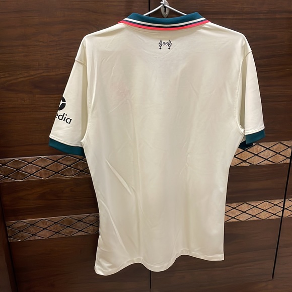 Nike Liverpool Jersey 2021/22 - Picture 6 of 7